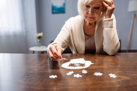 Bệnh Alzheimer – Sát thủ thầm lặng cướp dần trí nhớ và khả năng tư duy
