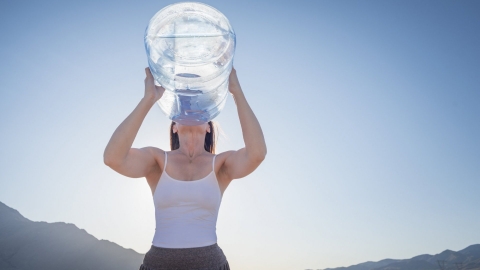 Hay khát nước, uống nước và đi tiểu nhiều lần trong ngày – Dấu hiệu cảnh báo sức khỏe không nên bỏ qua