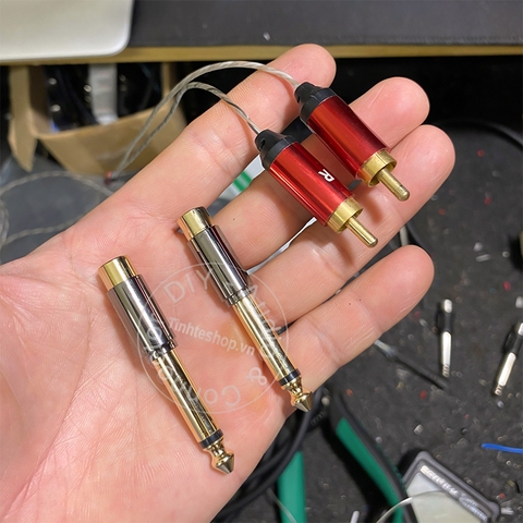 Rắc 6 ly ra hoa sen mạ vàng 24K 2 chiếc Ugreen AV169 80731 - 6.35mm male to female RCA adapter