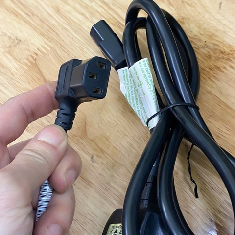 Dây nguồn I-SHENG chuẩn Anh BS1363 sang C13 vuông góc 1.8 mét
