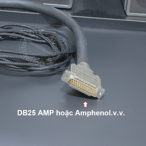 Dây DB25 sang 8 XLR AES/EBU MOGAMI