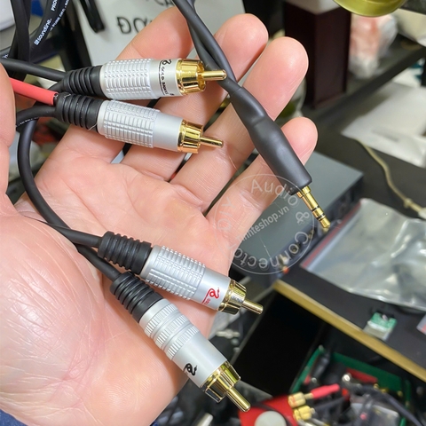 Dây 3.5 sang 4 đầu hoa sen chuyển âm thanh cho 2 loa rời