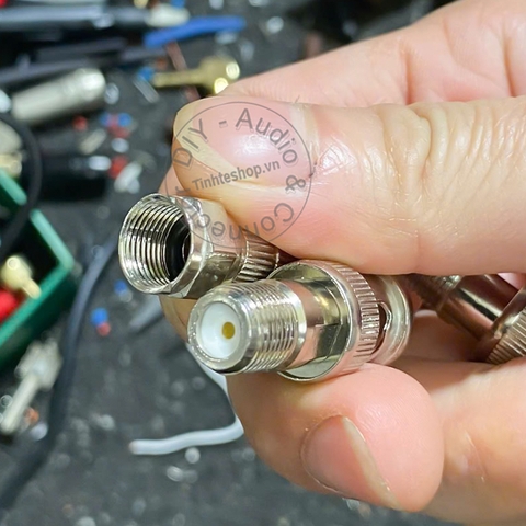 Đầu bấm BNC kèm chuôi vặn F5