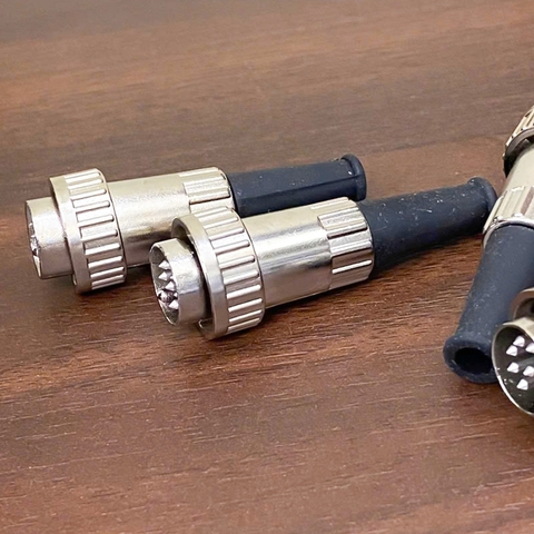 Đầu DIN8 đực khóa ren cho âm ly Naim NAC332 - DIN8 male locking solder plug