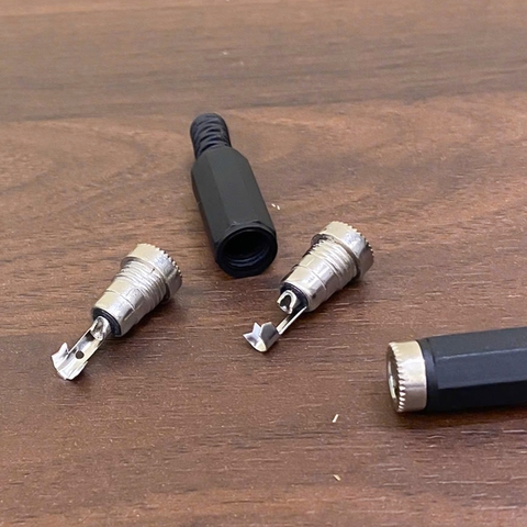 Jack nguồn DC cổng cái 5.5x2.1mm - DIY female DC power socket with serial connector for WiFi camera and computer monitor.