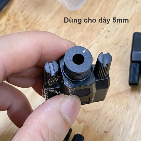 Jack DB9 mạ vàng kèm vỏ nhựa - RS232 DB9 male connector