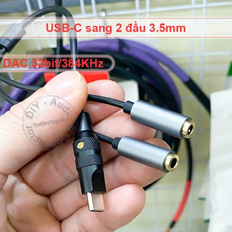 Dây tai nghe USB C sang 2 đầu 3.5mm cắm 2 tai nghe hoặc loa - 32-bit 384KHz DAC with USB Type-C to 2 x 3.5mm female audio jacks for simultaneous use with two headphones or speakers.