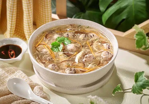 Món súp gà mọc nấm hương thơm ngon