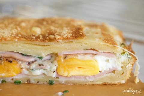 HƯƠNG DẪN LÀM “BÁNH NƯỚNG NHÂN THỊT NGUỘI” KIỂU ANH