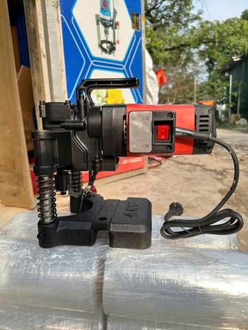 Máy khoan ống nằm ngang K114-012