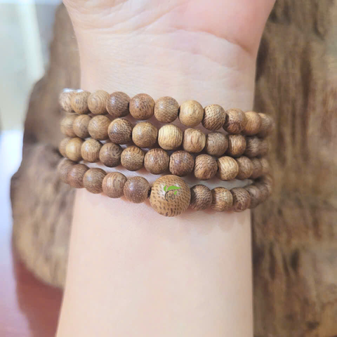 VÒNG TAY 108 HẠT TRẦM HƯƠNG TỰ NHIÊN SIZE 6 LI