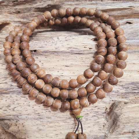 CHUỖI TRÀNG 108 HẠT TRẦM HƯƠNG TỰ NHIÊN SIZE 7 LY