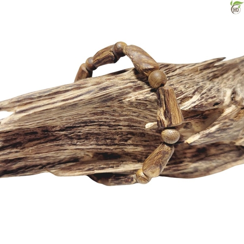 VÒNG TAY GỖ TRẦM HƯƠNG TỰ NHIÊN VÔ ĐỊNH HÌNH VIP - NAM