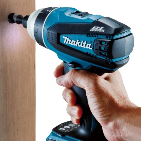 Máy vặn vít 4 chế độ MAKITA DTP141Z