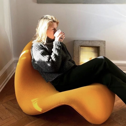 Tongue Chair