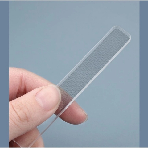 DỤNG CỤ DŨA MÓNG TAY BẰNG THỦY TINH TIỆN DỤNG