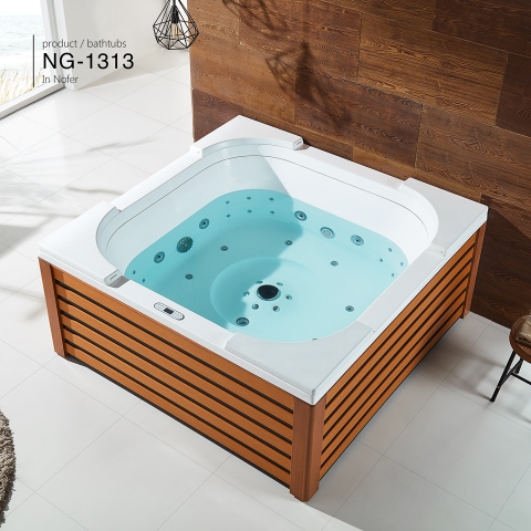 Bồn tắm massage EU-1313 (có sục khí)