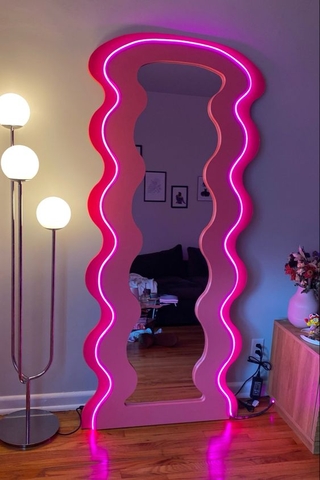 Khám phá gương LED: Điểm nhấn hoàn hảo cho không gian sống hiện đại