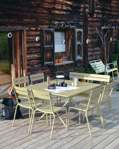 Bộ Bàn Ăn sân vườn LUXEMBOURG 1 bàn - 4 ghế đơn có tay + 1 ghế băng có tay