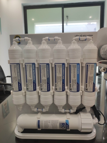 Máy lọc nước RO Hòa Phát HWU1A1022 để gầm chân quỳ