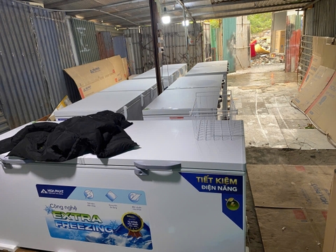 Giao 5 tủ đông lớn hòa phát AD6783 tại số 1 LK6 Kđt xa la hà nội