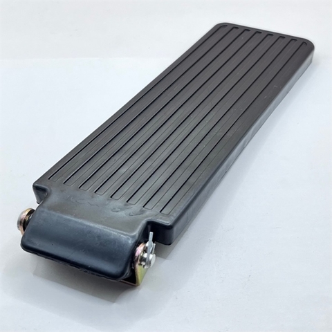 BÀN ĐẠP GA TCM A-AC28-202A