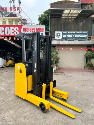 XE NÂNG ĐIỆN ĐỨNG LÁI KOMATSU 1,5 Tấn FB15RL-15 (2016)