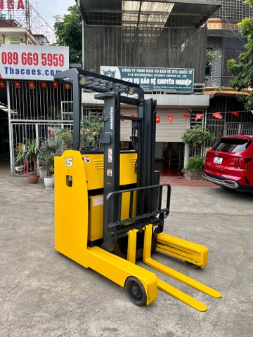 XE NÂNG ĐIỆN ĐỨNG LÁI KOMATSU 1,5 Tấn FB15RS-12 (2006)