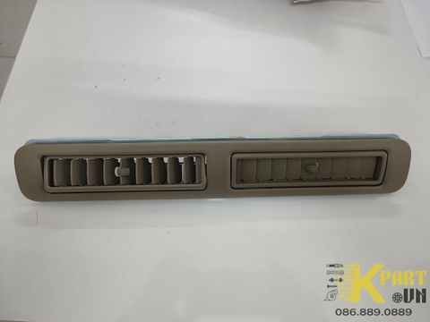 Cửa gió điều hòa trần xe Fortuner 2013