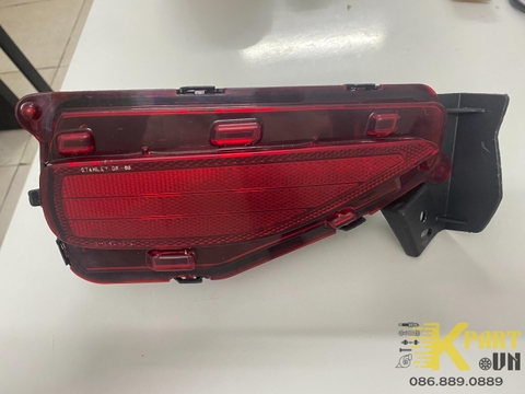 Đèn phản quang cản sau Fortuner 2017