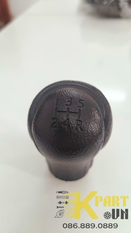 Tay nắm cần số Innova 17 có chốt