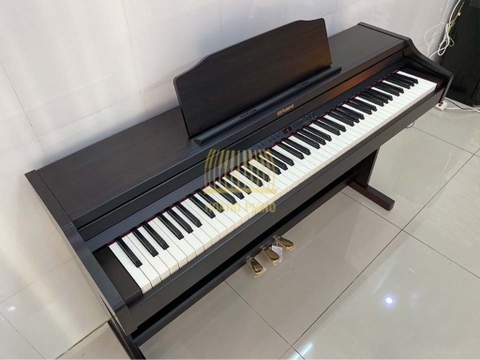 Đàn Piano điện Roland RP 302