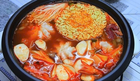 Hướng dẫn nấu lẩu kim chi thơm ngon tại nhà chuẩn vị hàn quốc