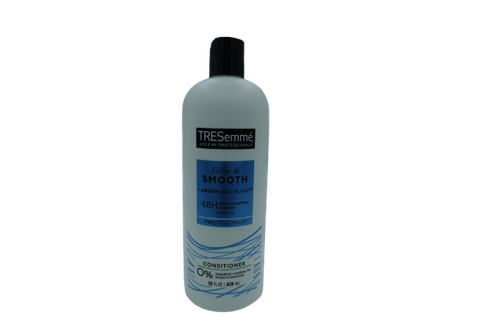 Dầu xả dành cho tóc khô Tresemme Conditioner Smooth Silky 28Oz ( 828ml)