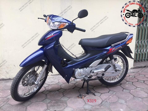 Bộ nhựa dàn áo Future I (1999-2001). Có 5 màu: Xanh ngọc-Ghi xám- Xanh tím- Đỏ cờ- Đỏ đô.