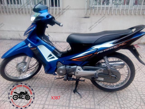 Bộ nhựa dàn áo Future X thường (Bình xăng con) - 2010. Có 3 màu: Xám-Đỏ-Xanh
