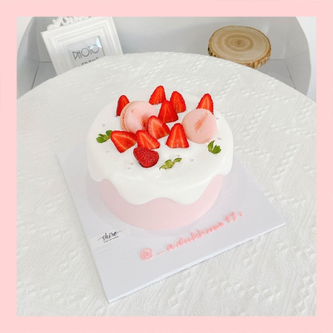 Bánh trang trí dâu - Bánh kem sinh nhật