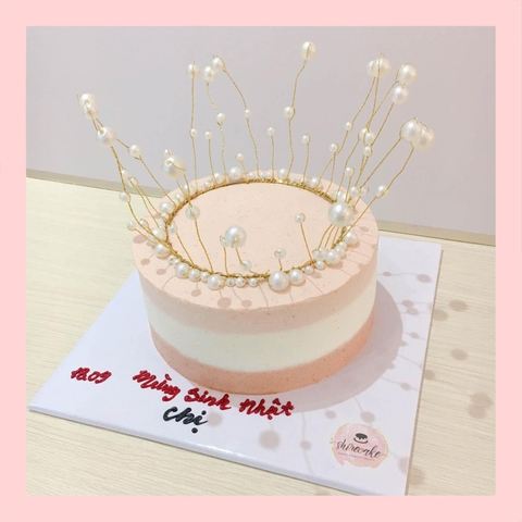 Bánh kem trang trí vương miện - Bánh kem sinh nhật cho nữ