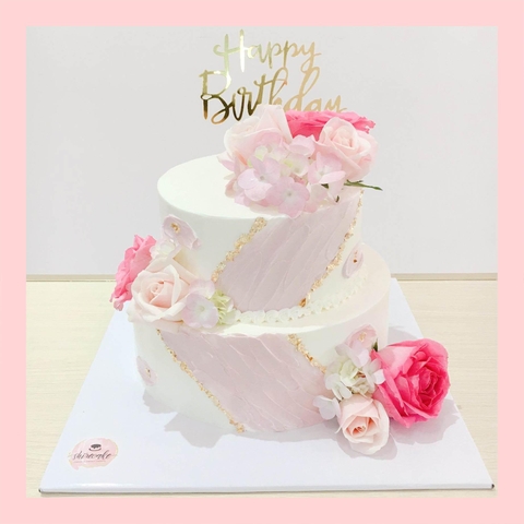 Bánh kem cưới bỏ quả 2 tầng trang trí hoa tươi