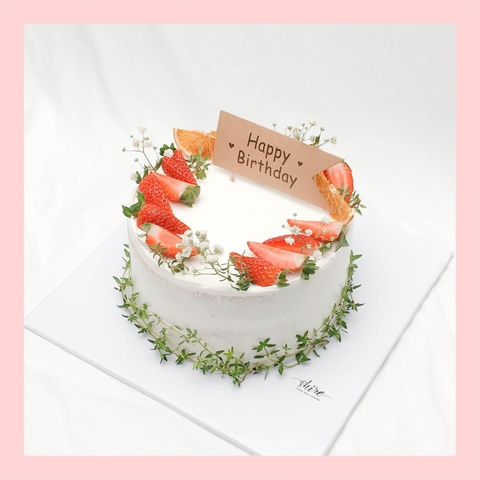 Bánh trang trí dâu - Bánh kem sinh nhật