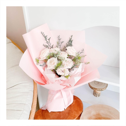 Bó hoa tươi tone hồng