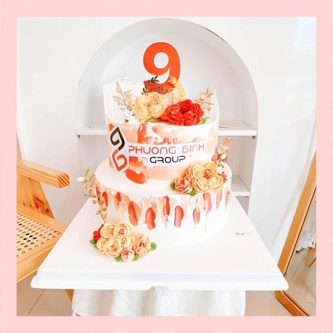 Bánh kem 2 tầng theo logo doanh nghiệp/công ty