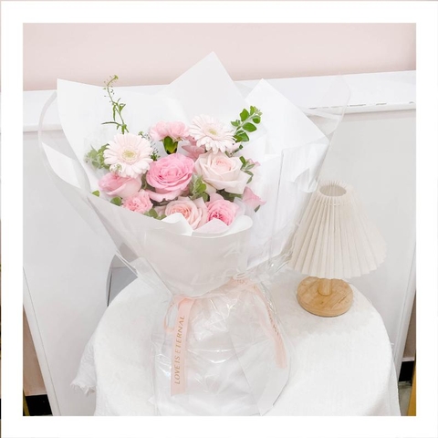 Bó hoa tươi tặng sếp nữ