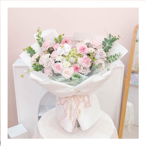 Bó hoa tươi tặng sếp nữ