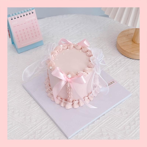 Bánh kem mini trang trí nơ nữ tính cho bạn gái - Bánh kem sinh nhật