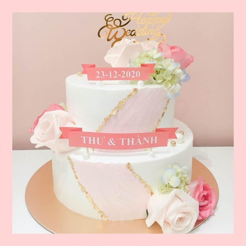 Bánh kem cưới bỏ quả 2 tầng trang trí hoa tươi