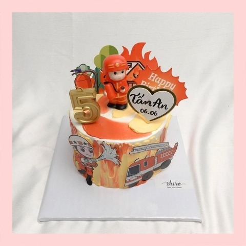 Bánh mini trang trí đồ chơi thú cute cho bé trai  - Bánh kem bơ mini 10-12cm