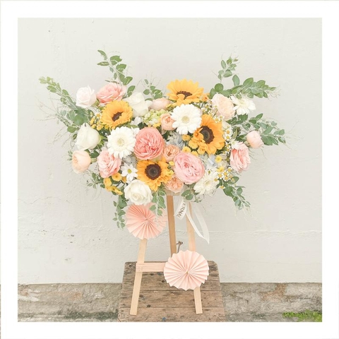 Kệ hoa tươi mini để bàn