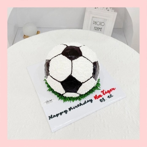 Bánh tạo hình xe hơi/bóng đá 3D - Bánh sinh nhật bé trai