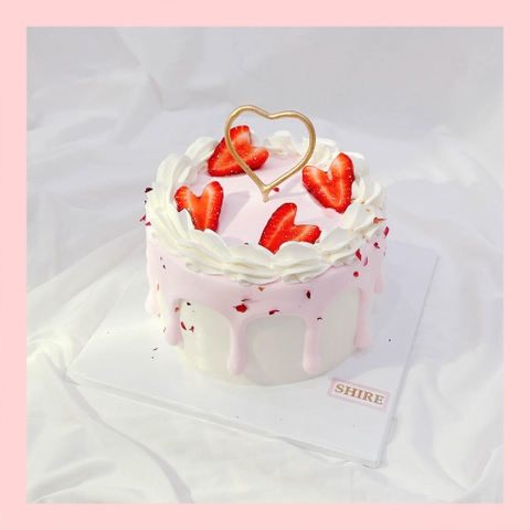 Bánh trang trí dâu kiểu Hàn Quốc - Bánh kem sinh nhật